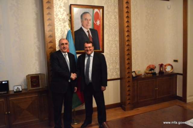 Azerbaijani FM receives outgoing Hungarian ambassador
