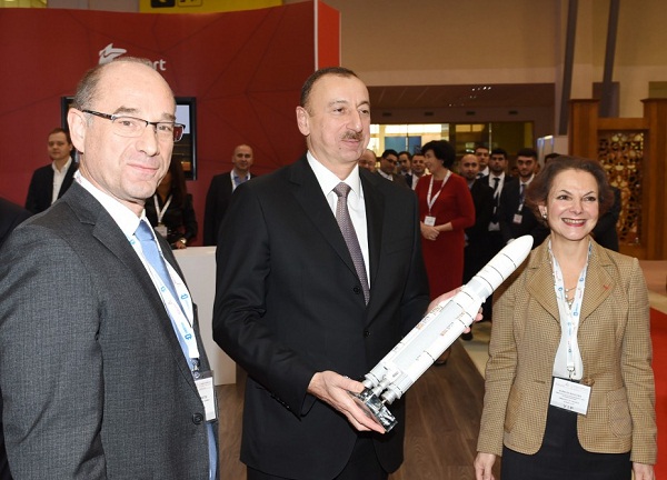 Bakutel2015 / Signature d’un accord de mise en orbite du satellite Azerspace-2 PHOTOS