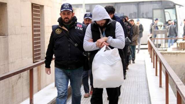 محكمة تركية تقرر سجن 5 مشتبه فيهم بالانتماء إلى "داعش"