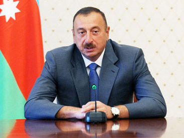 Prezident müdafiə naziri ilə görüşdü Prezident müdafiə naziri ilə görüşdü