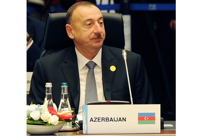 Azerbaijani president, Latvian PM dine together
