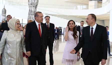 İlham Əliyev prezidentlərlə ziyafətdə - Fotolar (Yenilənib)