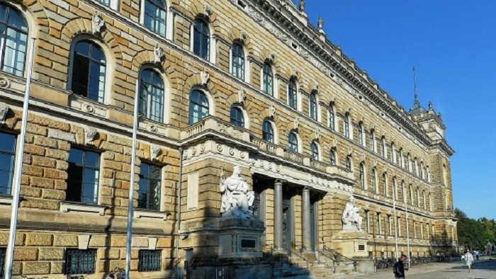 Zweiter Prozess gegen Polizisten, der Mann zerstückelte