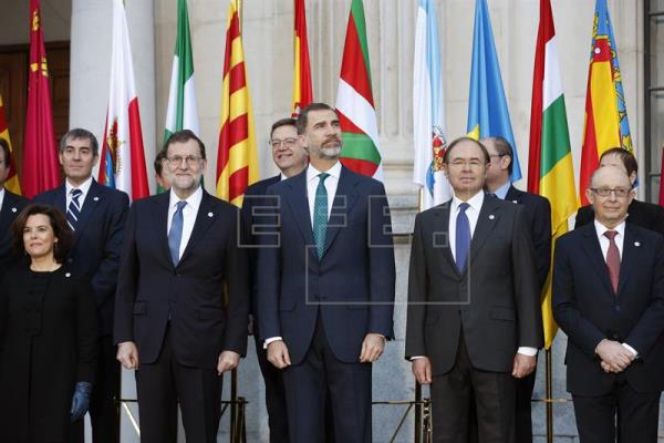 Comienza la VI Conferencia de Presidentes tras un desayuno con el Rey