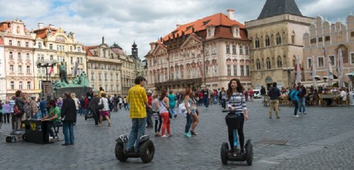 Gefährliche Stehroller: Prag verbannt Segways aus dem Stadtzentrum