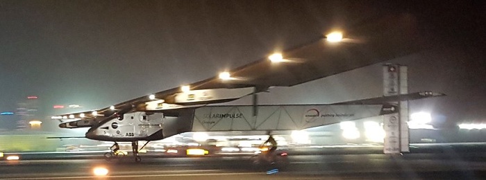 Landung in Abu Dhabi: “Solar Impulse 2“ gelingt historische Weltumrundung