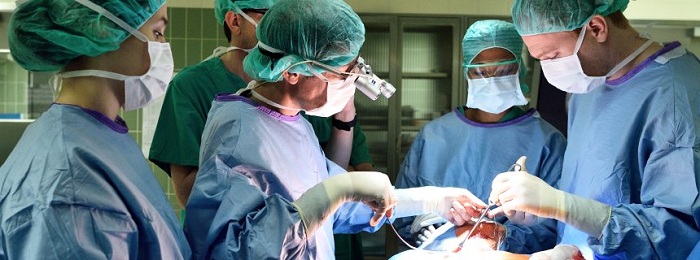 Klinikärzte operieren sieben Millionen Patienten