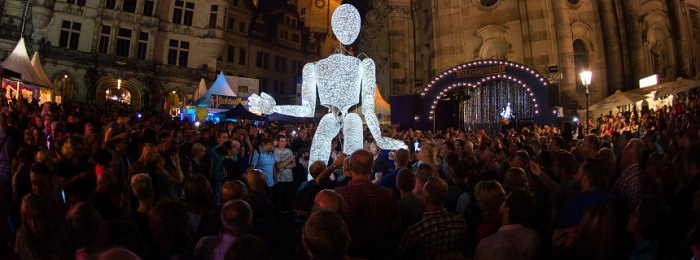 Dresden: Unbekannte schlagen vier Iraker auf Stadtfest zusammen