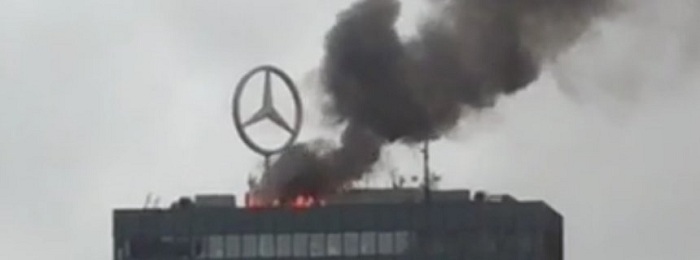 Feuer auf Dach von Berliner Einkaufszentrum ausgebrochen