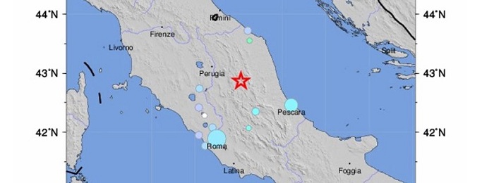 5,4 auf der Richterskala Schweres Erdbeben erschüttert Italien