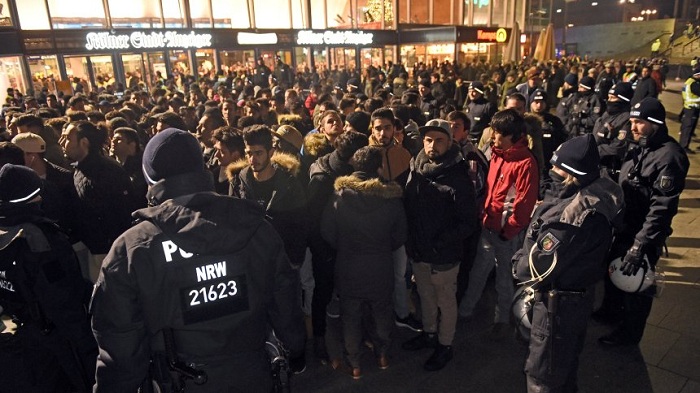 Kölner Polizei kontrolliert Hunderte Männer