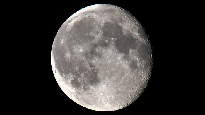 Mond entstand aus mehreren Mini-Monden