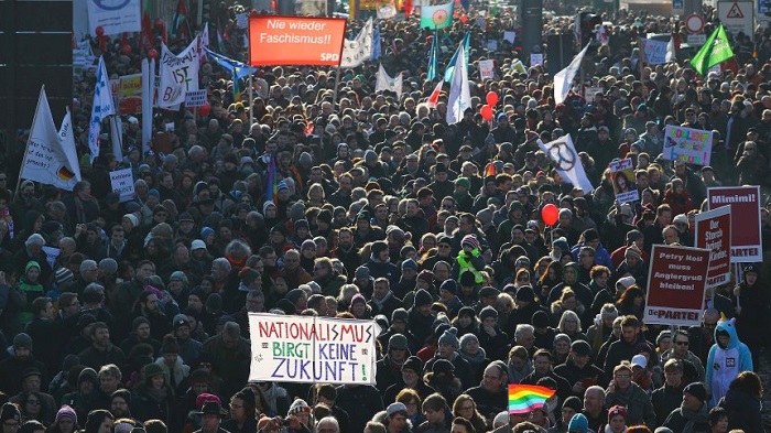 Tausende demonstrieren gegen Rechtspopulisten