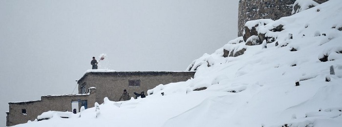 Mehr als hundert Tote nach Winterunwettern