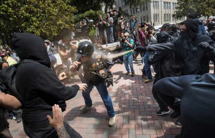 Demonstranten fordern Trumps Steuerunterlagen