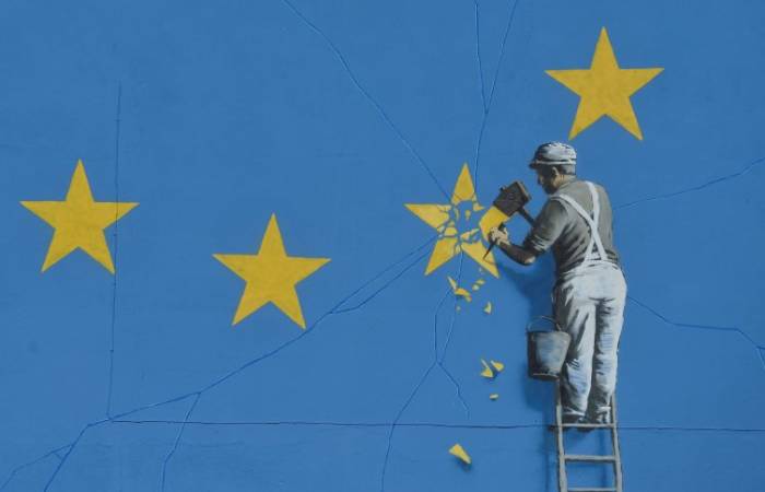 Bröckelnde EU-Flagge in Dover