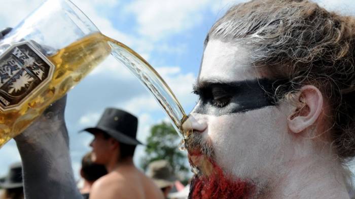 Bier-Pipeline versorgt trinkfeste Metal-Fans