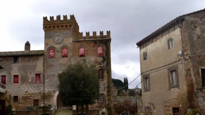 Schlossherren und Burgfrauen in Italien gesucht