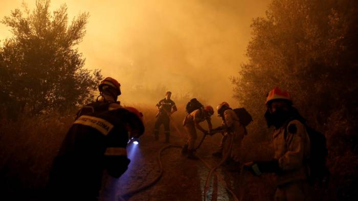 Waldbrand nahe Athen außer Kontrolle