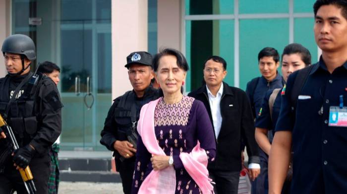 Aung San Suu Kyi besucht Unruheregion Rakhine