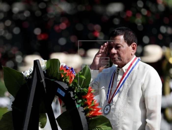 Duterte pide a la Policía matar a los "idiotas" que se resistan al arresto