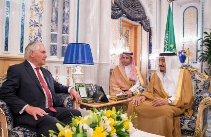 Tillerson visita Arabia Saudí sin conseguir desbloquear la crisis con Catar