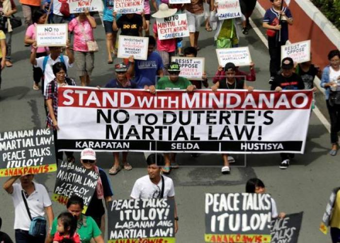 El Parlamento de Filipinas prorroga la ley marcial en Mindanao todo 2017