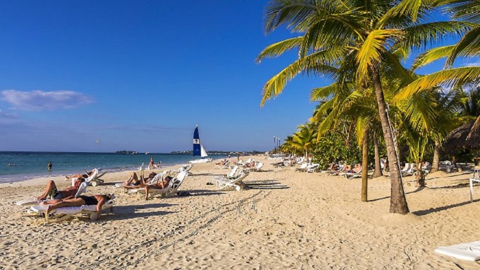 Urlauber reisen länger und trotzen dem Terror