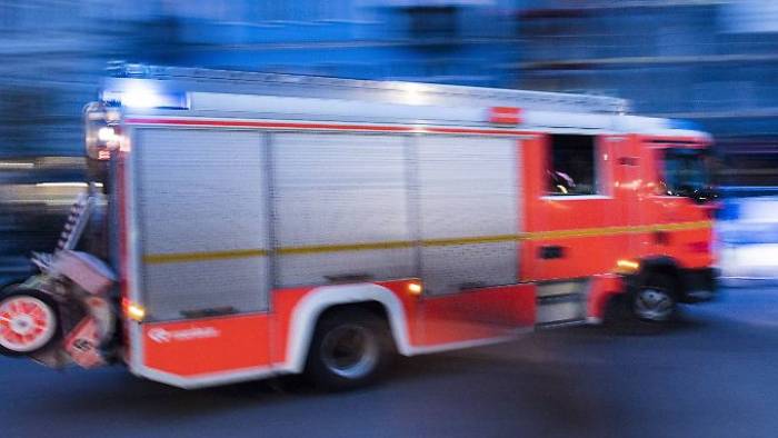 Feuerwehrauto erschlägt zwei Einsatzkräfte