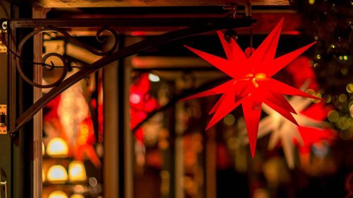 Syrer wird auf Weihnachtsmarkt attackiert