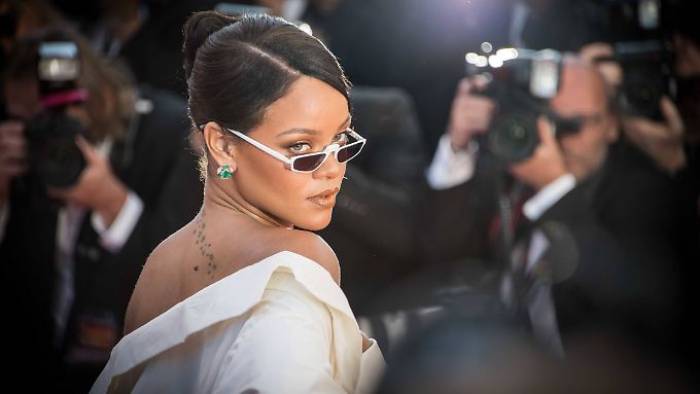 Rihanna  knutscht mit Saudi-Milliardär