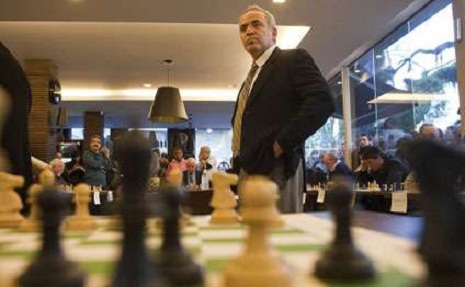 Kasparov da başsağlığı verdi 