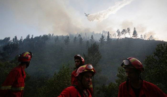 Protección Civil portuguesa promete dominar el incendio de Pedrógão en 24 horas