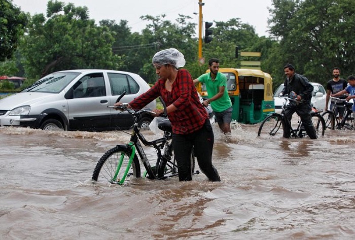 Népal/Inde: 90 morts dans des inondations