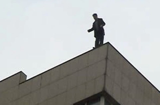 Arvadı evdən qaçan kişi intihara cəhd etdi