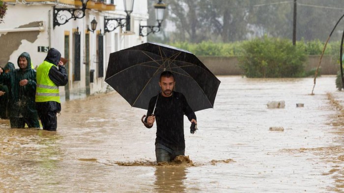 Dos personas mueren en Málaga y Cádiz en las riadas por las fuertes lluvias