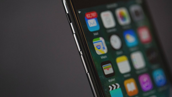 Apple pourrait utiliser des écrans souples sur ses iPhone dès 2018
