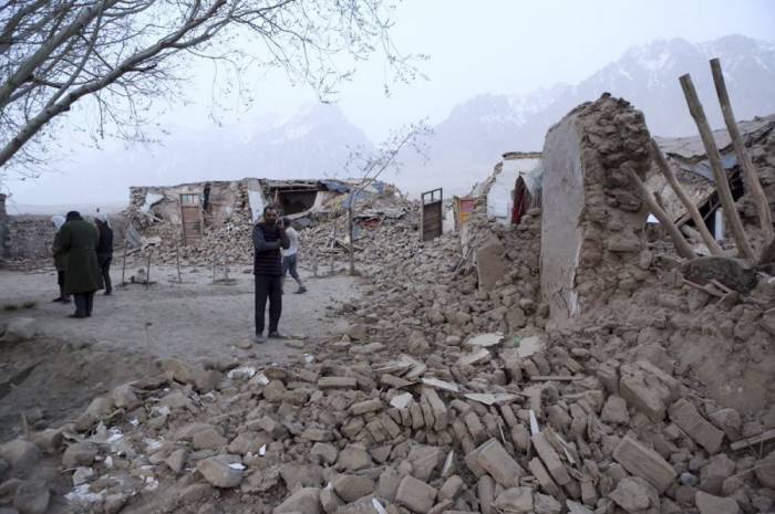 Iran: 2 morts et 377 blessés dans un séisme