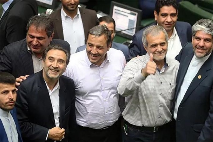 İran parlamentində türk fraksiyası yaradılıb