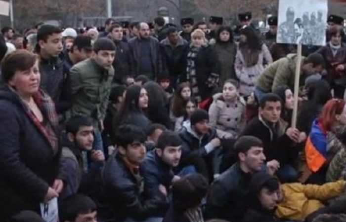 Arménie: des manifestants ont bloqué la circulation dans le centre de la ville d`Erevan