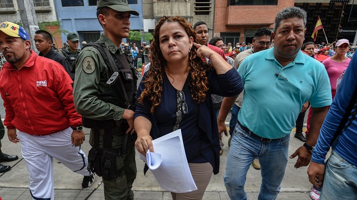Venezuela : des détenus sortis de prison pour défendre le président