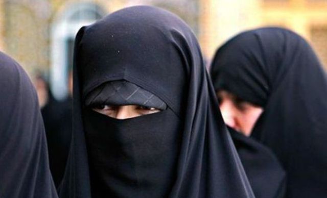 İŞİD lideri qadın paltarında tutuldu