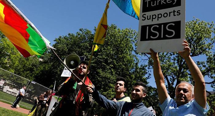 Nueve heridos en enfrentamientos entre partidarios y opositores de Erdogan en Washington
