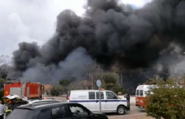 Israël: sept blessés dans le feu d'un dépôt de feux d'artifice - VIDEO