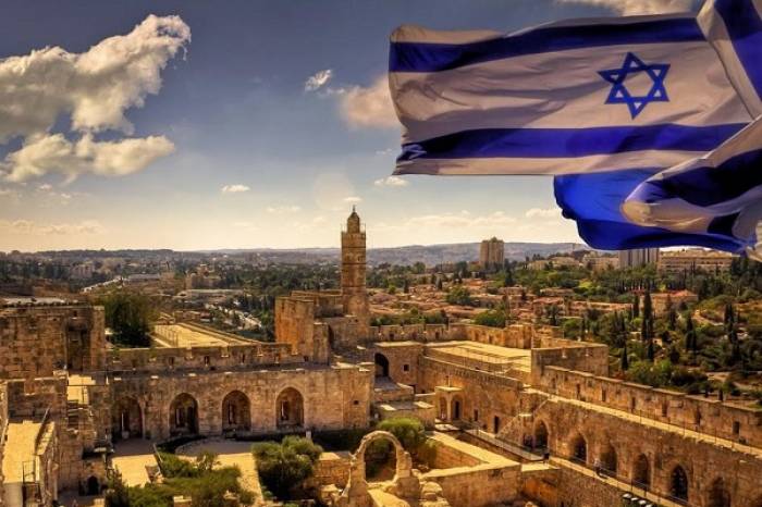 Israël: les liens avec Trump priment sur la dénonciation des néonazis, affirme un ministre