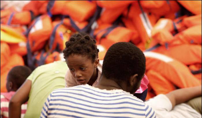 Migrants : l'Italie menace de fermer ses ports