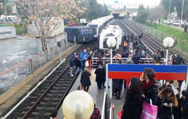 Türkiyədə metro qəzası: Yaralılar var (Fotolar)