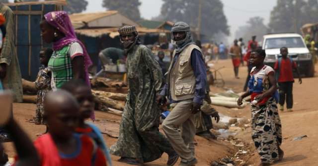 25 قتيلا في اشتباكات بين جماعات مسلحة في أفريقيا الوسطى
