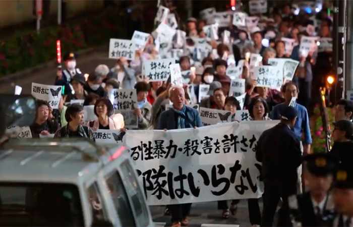 Japón protesta contra la presencia militar de EE.UU. tras el asesinato de una joven