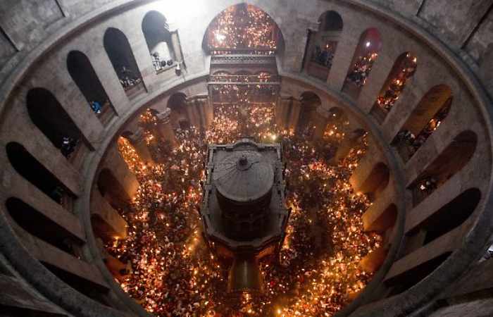 Pilger haben neuen Blick in Jesu-Grabkapelle